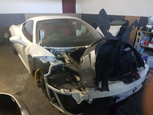 Ovo se ne dešava svaki dan. Policija je pronašla ukraden Ferrari, ali pogledajte u kakvom stanju (FOTO)