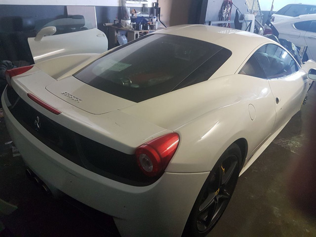 Ovo se ne dešava svaki dan. Policija je pronašla ukraden Ferrari, ali pogledajte u kakvom stanju (FOTO)