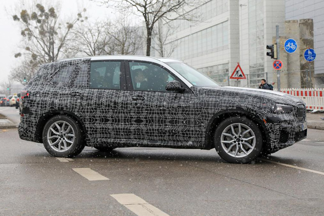 Novi BMW X5 na špijunskim fotografijama (FOTO)