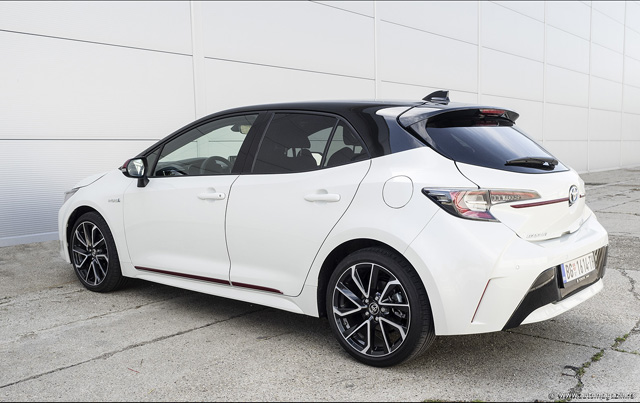 Testirali smo: Toyota Corolla 1.8 Hybrid - zbogom dizelu!