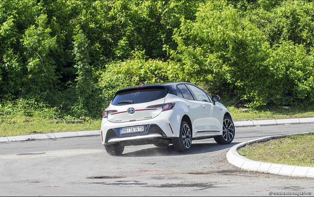 Testirali smo: Toyota Corolla 1.8 Hybrid - zbogom dizelu!