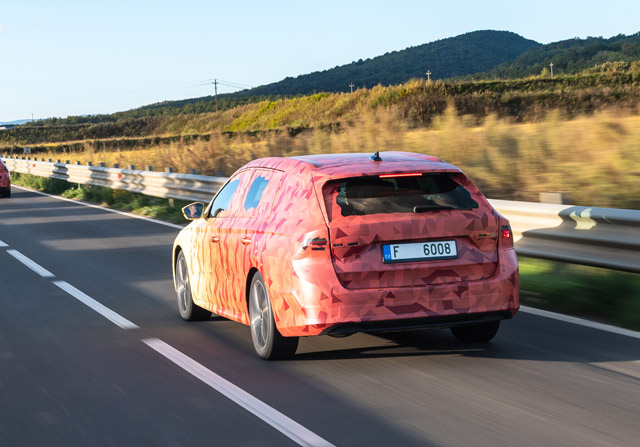 Škoda Octavia: ikona brenda napreduje u pogledu tehnologije i dizajna