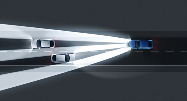 Nova Opel Insignia sija sa najmodernijim IntelliLux LED® Pixel svetlima  