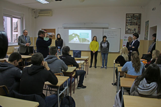 Učenici XIV beogradske gimnazije su finalisti medjunarodnog Renault takmičenja „Tvoja ideja, tvoja inicijativa“ 2018/2019