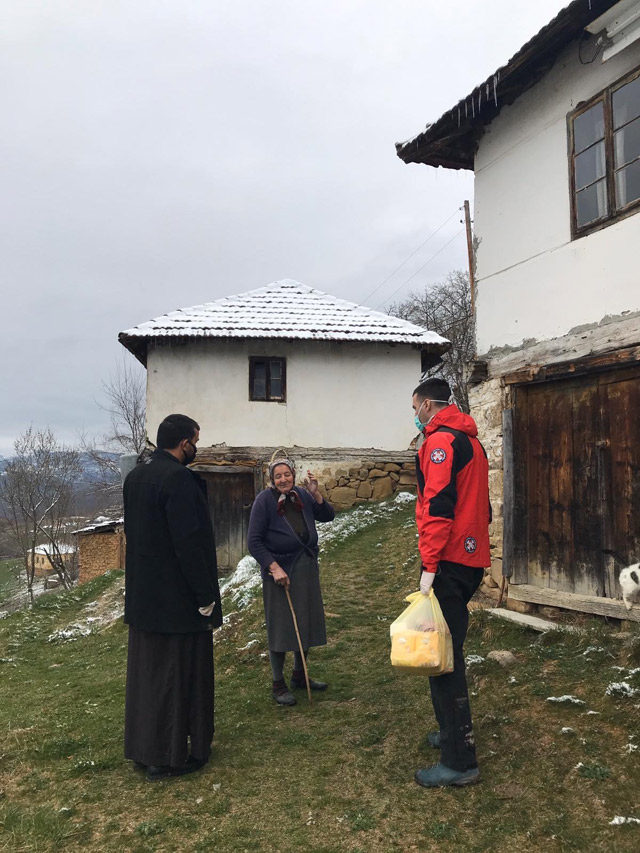 Gorska služba spasavanja i Dacia Duster pomažu meštanima novopazarskih sela