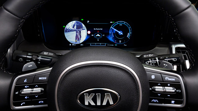 Drugi par očiju: novi Kia Sorento sa novim digitalnim ekranom otklanja vozačeve mrtve uglove