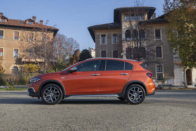 Novi Fiat Tipo i Novi Tipo Cross: novi motori, novi dizajn, nove verzije i nova tehnologija