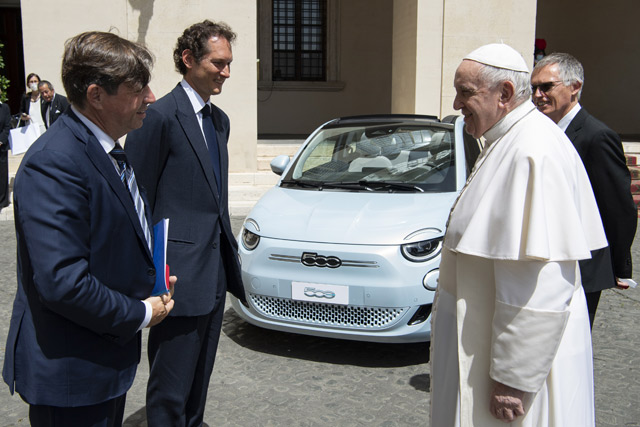 Njegova Svetost Papa Franja sastao se sa delegacijom kompanije Stellantis