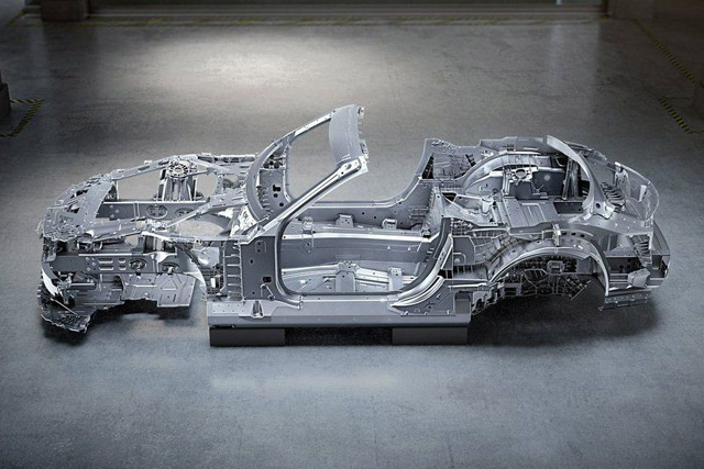 Mercedes-Benz SL - Znamo kako izgleda platforma nove generacije legendarnog modela (FOTO)