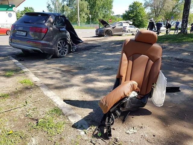 U stravičnom udesu Audi Q7 prepolovljen - vozač pobegao (FOTO)