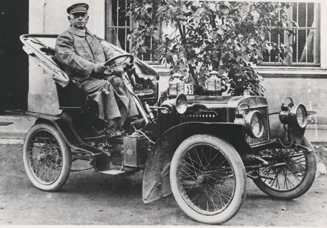  Istorijski trenutak: Prva „motorizovana kolica” napravljena u Mladoj Boleslavi