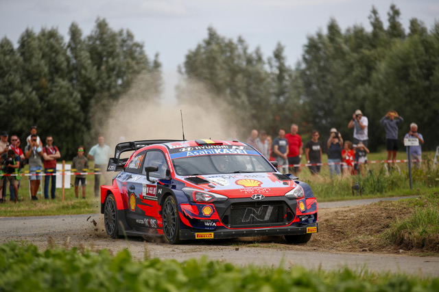 Renties Ypres Rally Belgium 2021 - Neuville na korak od pobede