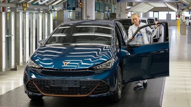 CUPRA započinje novu eru proizvodnjom prvog 100% električnog automobila CUPRA Born
