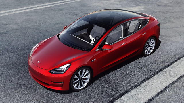 Tesla Model 3 slavi! Postao je najprodavaniji automobil u Evropi