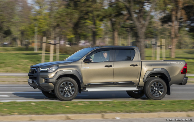 Test: Toyota Hilux 2.8 D-4D (FOTO)