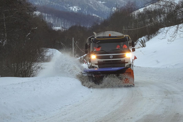 JP Putevi Srbije - 1800 putara i preko 800 kamiona i mašina za čišćenje snega na terenu širom Srbije