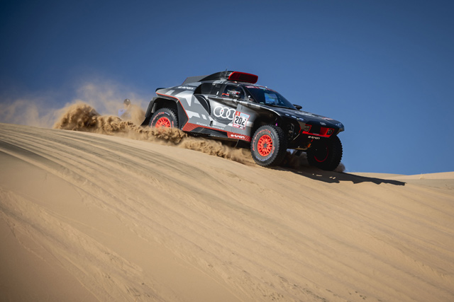 Rally Dakar 2022 - Al-Attiyah tesno ispred Sainza