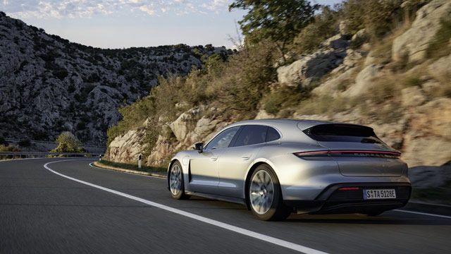 Novi Porsche Taycan Sport Turismo: praktičan i svestran automobil sa izuzetnom voznom dinamikom