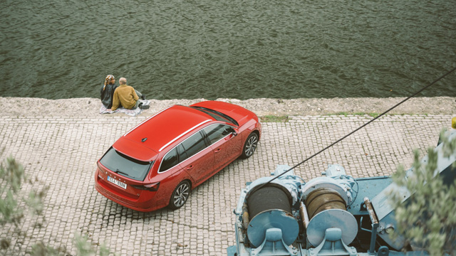 Škoda Octavia iV plug-in hibrid - putovanje kroz lučko mesto