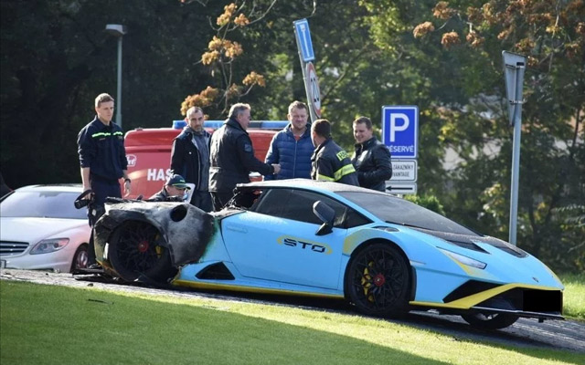 U Pragu zapaljen novi Lamborghini Huracan STO - da li je auto zapaljen zbog Putina?