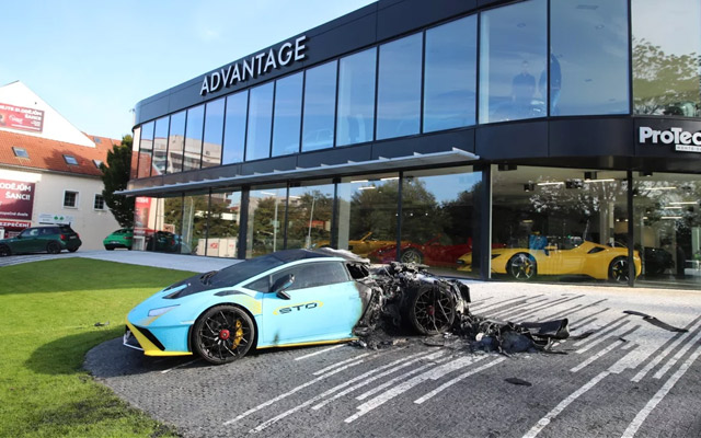 U Pragu zapaljen novi Lamborghini Huracan STO - da li je auto zapaljen zbog Putina?