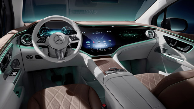 Novi Mercedes EQE SUV: visoka tehnologija i luksuz susreću se sa raznovrsnošću 