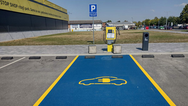 Immofinanz instalira punjače visokih performansi za električna vozila u svojim STOP SHOP ritejl parkovima u Srbiji