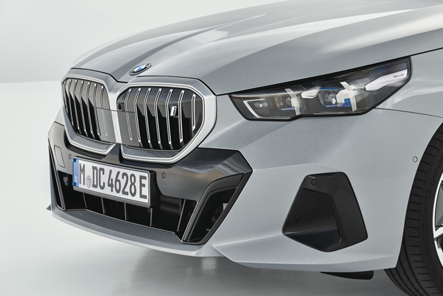 Premijera novih modela BMW Serije 5 i BMW i5