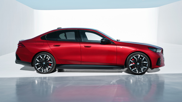 Premijera novih modela BMW Serije 5 i BMW i5