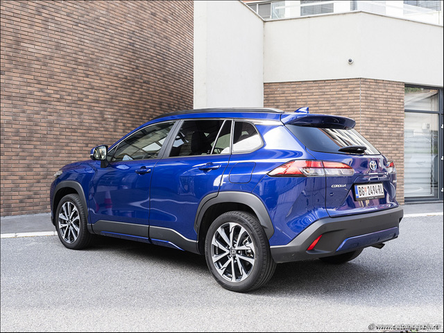 Testirali smo: Toyota Corolla Cross 2.0 Hybrid e-CVT AWD (FOTO)