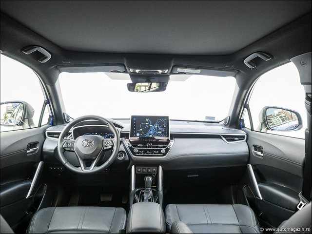 Testirali smo: Toyota Corolla Cross 2.0 Hybrid e-CVT AWD (FOTO)