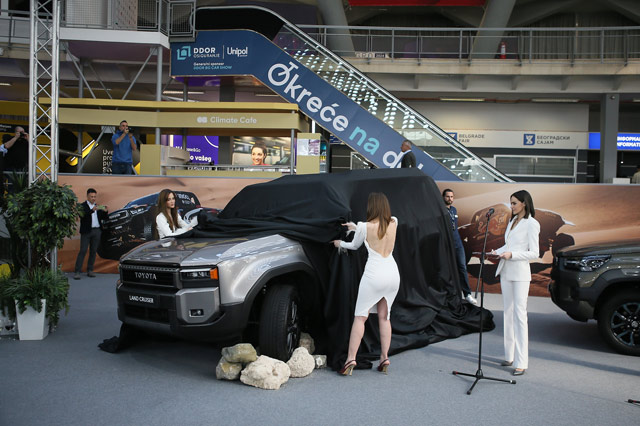 Pretpremijera potpuno nove Toyote Land Cruiser na sajmu automobila u Beogradu