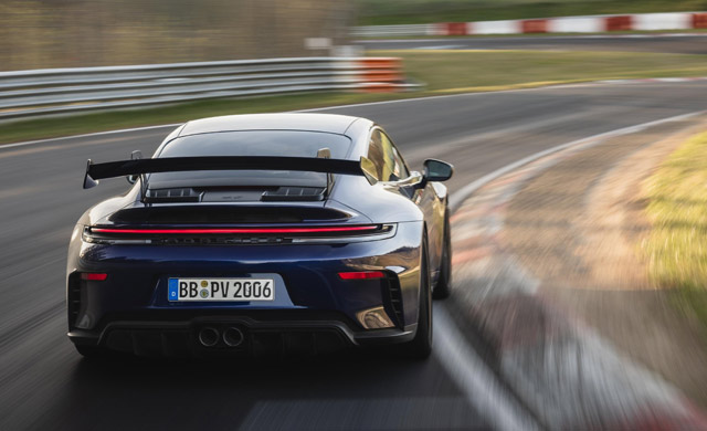 Faceliftovani Porsche 911 GT3 ima novi rekord: postao je najbrži auto sa manuelnim menjačem na Nürburgringu (FOTO)