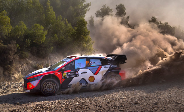 69. EKO Acropolis Rally 2025 - Tanak vodi tesno ispred Fourmauxa (VIDEO)