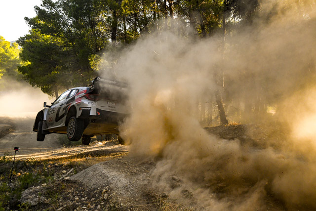 69. EKO Acropolis Rally 2025 - Tanak vodi tesno ispred Fourmauxa (VIDEO)