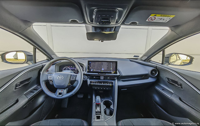 Testirali smo: Toyota C-HR 2.0 Plug-in Hybrid (PHEV) - FOTO