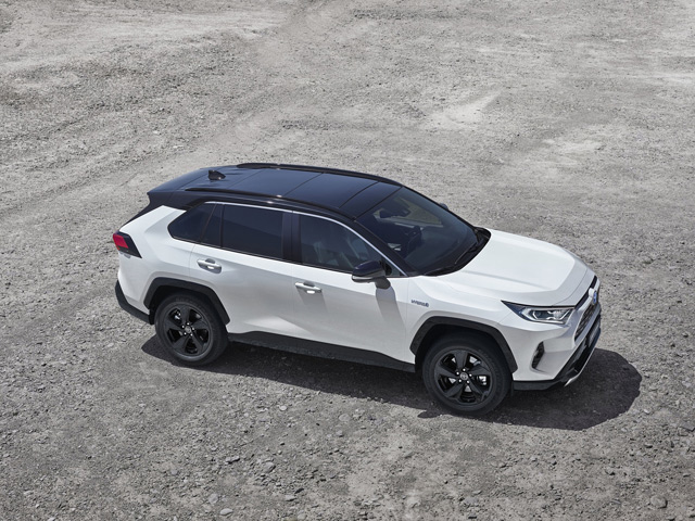 Toyota RAV4 u nikad atraktivnijoj ponudi: Pola plati sada, pola na rate bez kamate!