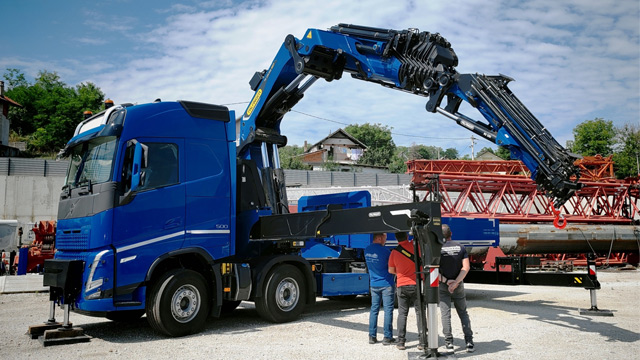 Palfingerov gigant PK 135.002 TEC 7 za jedno od vodećih preduzeća za iznajmljivanja auto dizalica velike nosivosti