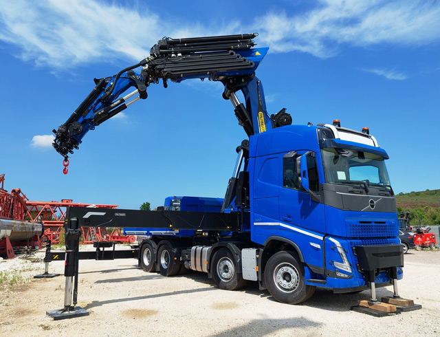 Palfingerov gigant PK 135.002 TEC 7 za jedno od vodećih preduzeća za iznajmljivanja auto dizalica velike nosivosti