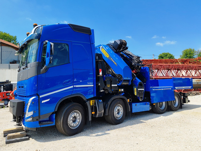 Palfingerov gigant PK 135.002 TEC 7 za jedno od vodećih preduzeća za iznajmljivanja auto dizalica velike nosivosti