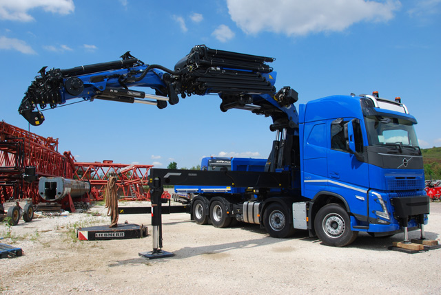 Palfingerov gigant PK 135.002 TEC 7 za jedno od vodećih preduzeća za iznajmljivanja auto dizalica velike nosivosti