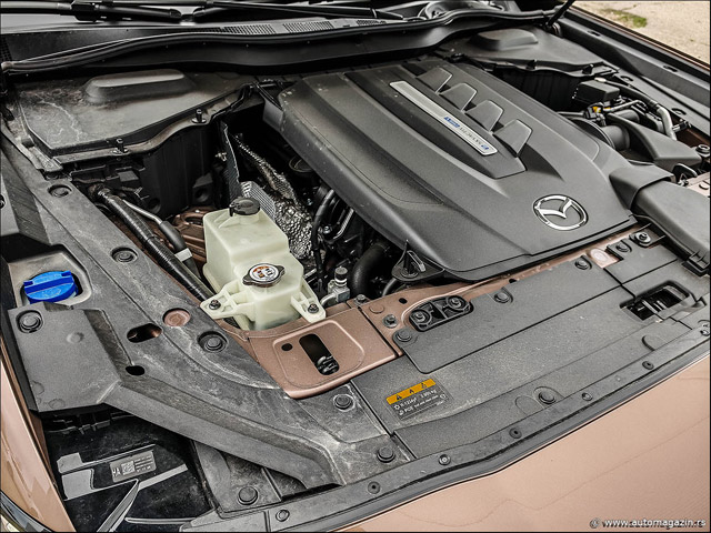Testirali smo: Mazda CX-80 2.5  e-Skyactiv PHEV (FOTO)