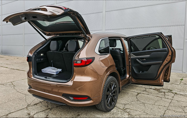 Testirali smo: Mazda CX-80 2.5  e-Skyactiv PHEV (FOTO)