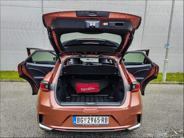 TEST: Lexus LBX 1.5 Hybrid
