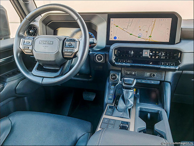 Testirali smo: Toyota Land Cruiser 2.8 D-4D (FOTO)