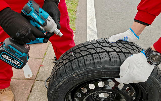 Interspeed - Safe Tire - zaštitna smesa za gume, koja sprečava bušenje Interspeed - Safe Tire - zaštitna smesa za gume, koja sprečava bušenje