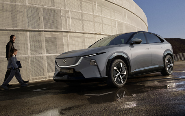 Potpuno nova Mazda CX-6e je premijerno predstavljena na Salonu automobila u Briselu