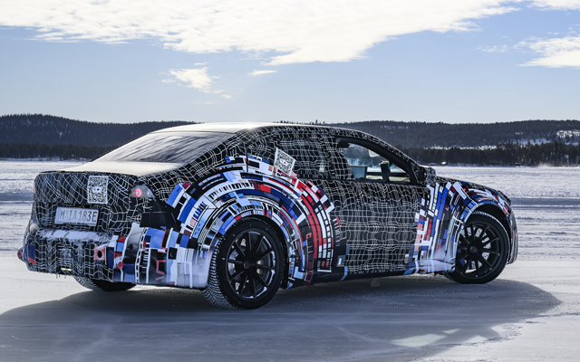 BMW M brusi asfalt svojim prvim električnim modelom 