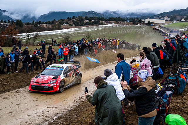 Rallye Monte Carlo 2026 - Oliver Solberg samouvereno na vodećoj poziciji (FOTO)