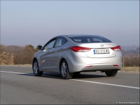 Hyundai Elantra 1.6 MPI  Test